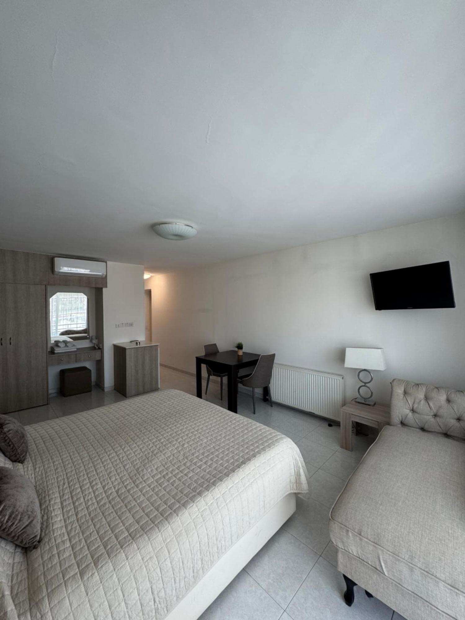 Marianna Hotel Apartments Limassol Exterior foto