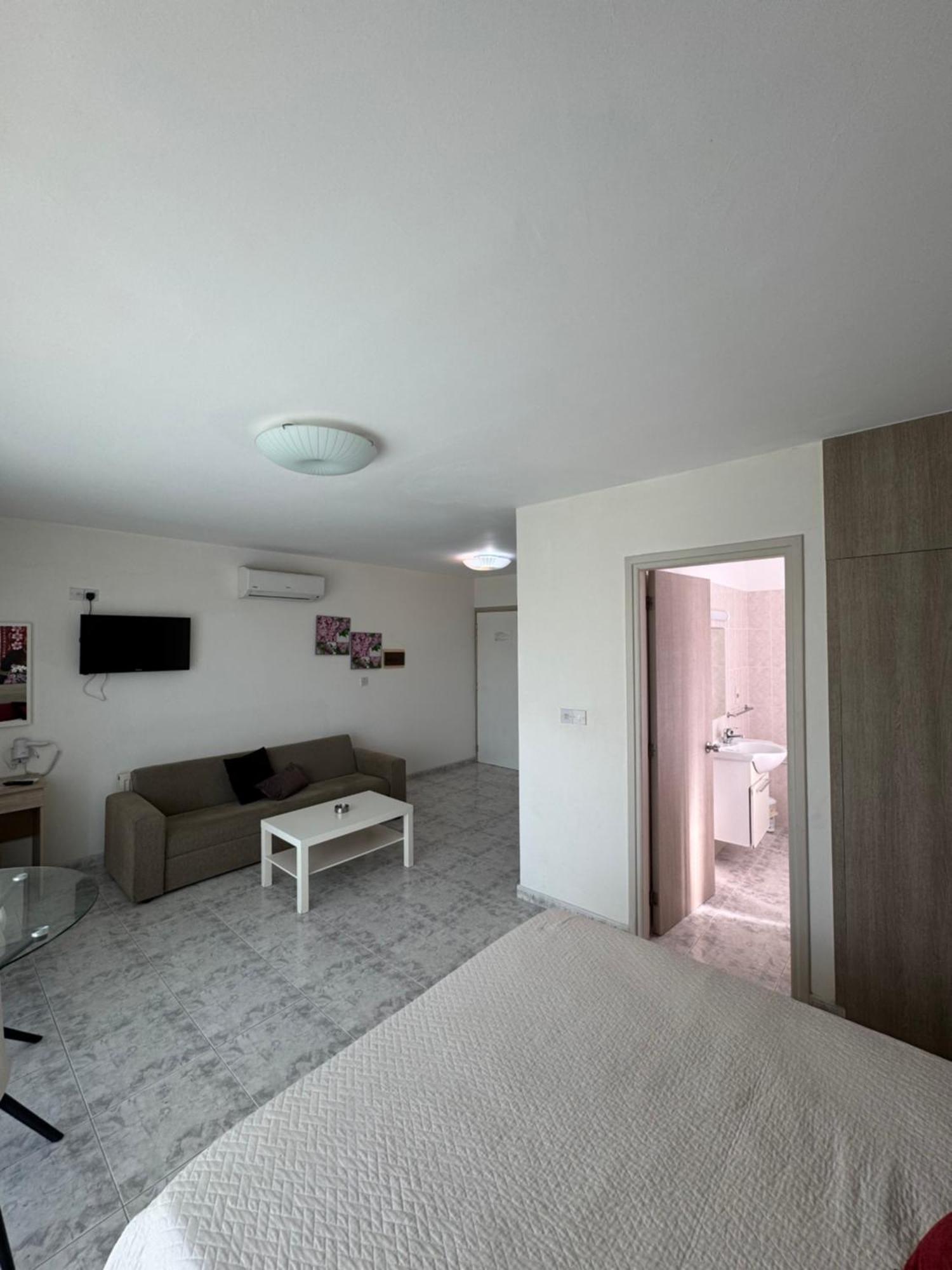 Marianna Hotel Apartments Limassol Exterior foto